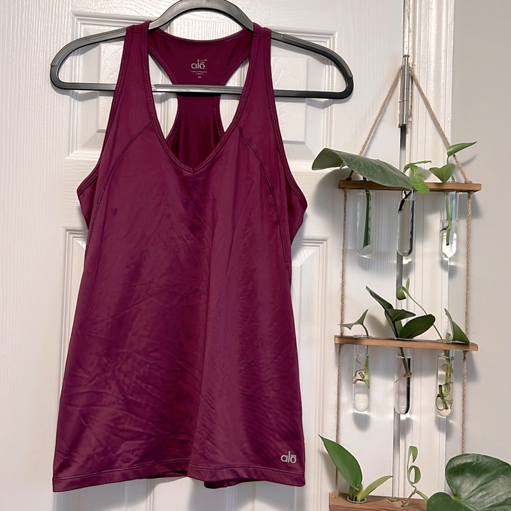 Alo Raspberry V-neck Coolfit Tank - Size M